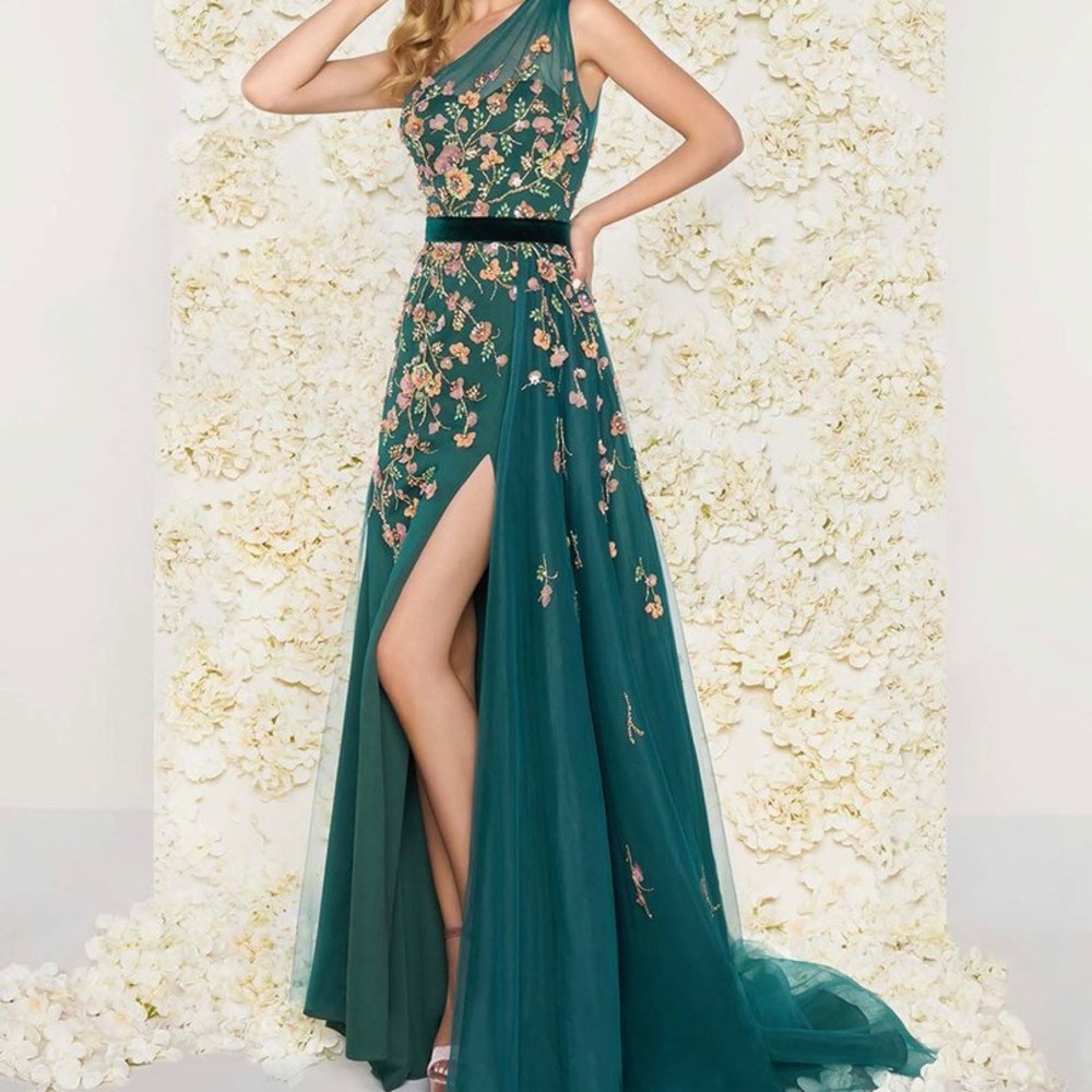 ❗️SOLD❗️Mac Duggal Couture Floral Gown